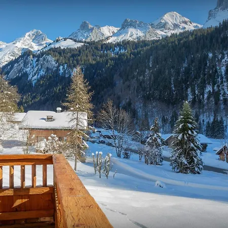 Angelia - Ovo Network Chalet